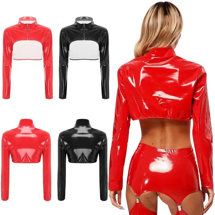 Haut court en cuir verni pour femme