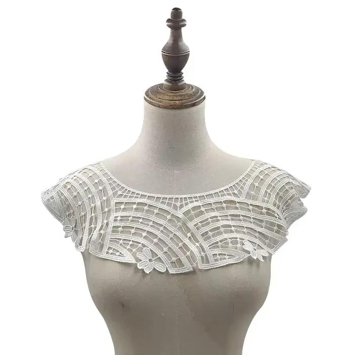 Beau col brodé en dentelle blanche pour femme
