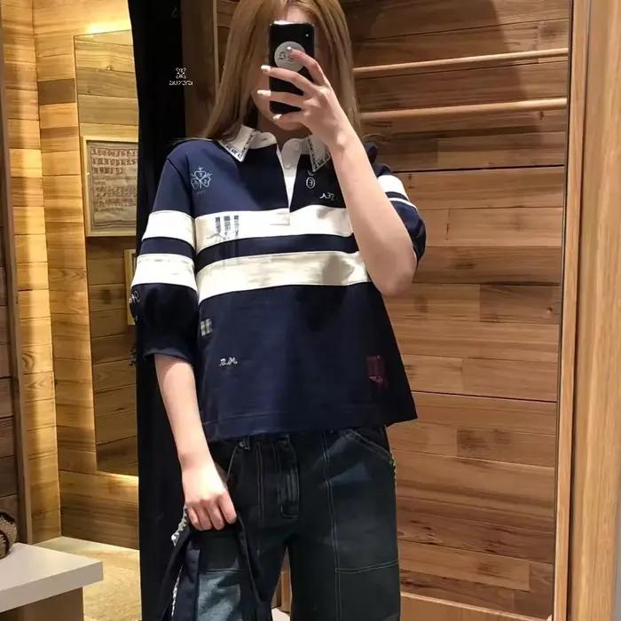 Chemise rayée bleue pour femmes