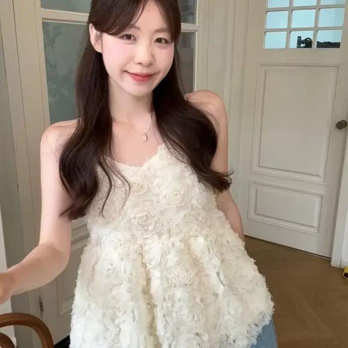 Camisole à fleurs tridimensionnelles lourdes au Design français