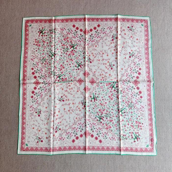 Foulard en soie 90x90 de luxe, motif floral rose personnalisé, 100% soie, ourlet roulé à la main, po