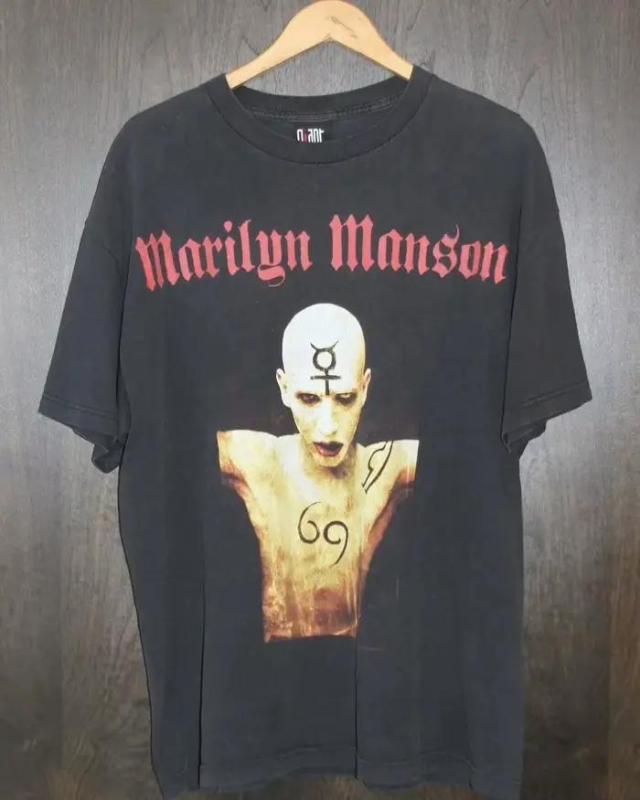 Gothic Rock Tops Marilyn Manson Wore Noir Imprimé Coton à manches courtes Classique Foncé et Terrifi