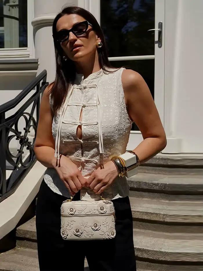Nouveaux hauts pour femmes à broderie ajourée et boutons grenouillère, sexy, à col montant, sans man