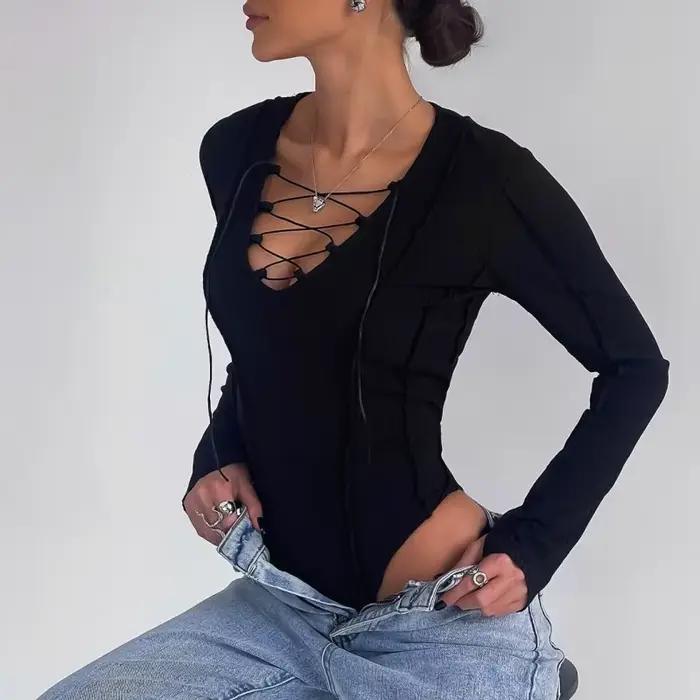 Sweet Spice-Chemise à lacets à col en V monochrome pour femmes