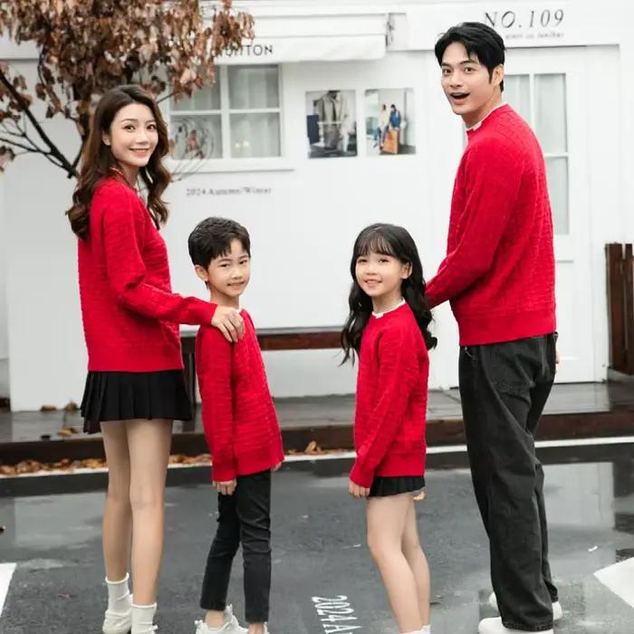 Pull de Noël en tricot rouge pour toute la famille