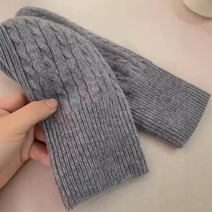 Cardigan ouvert en laine torsadée gris pour femme, style décontracté, avec petits boutons dorés, idéal pour l'automne et l'hiver
