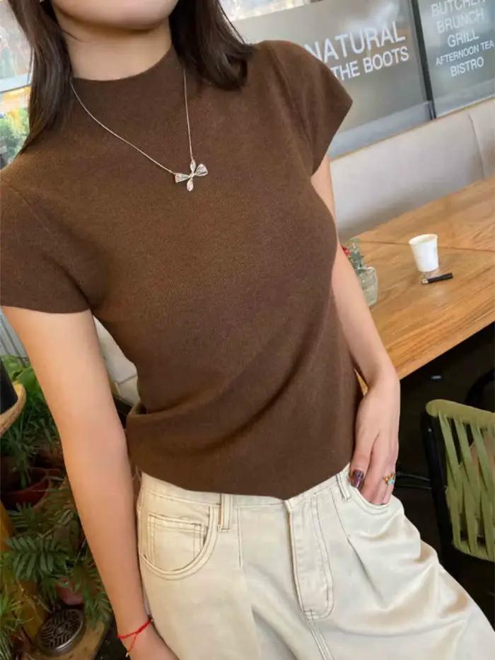 T-shirts élégants à col roulé pour femmes