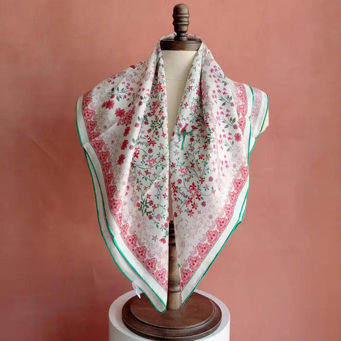 Foulard en soie 90x90 de luxe