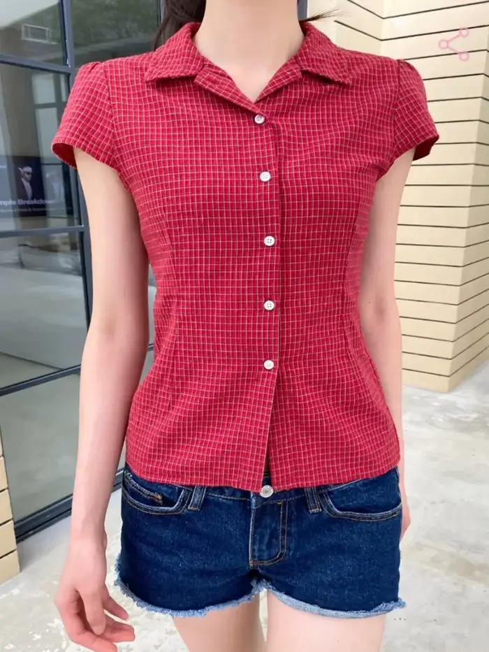 Chemisier à carreaux rouges boutonné pour femme