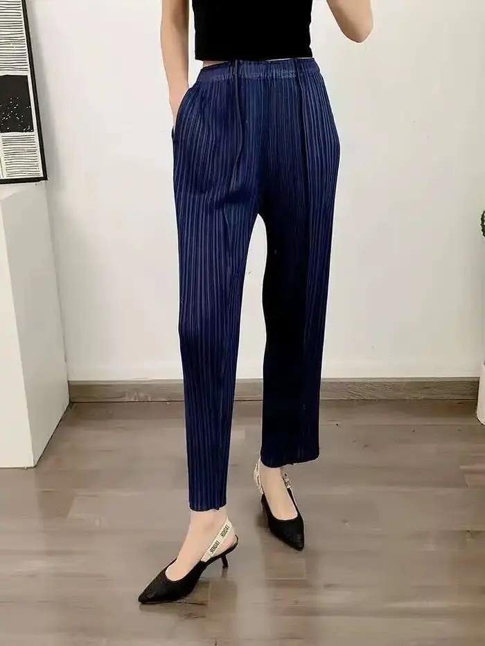 Pantalon droit plissé pour femme
