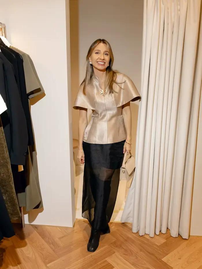 Élégant haut femme coupe cape couleur champagne