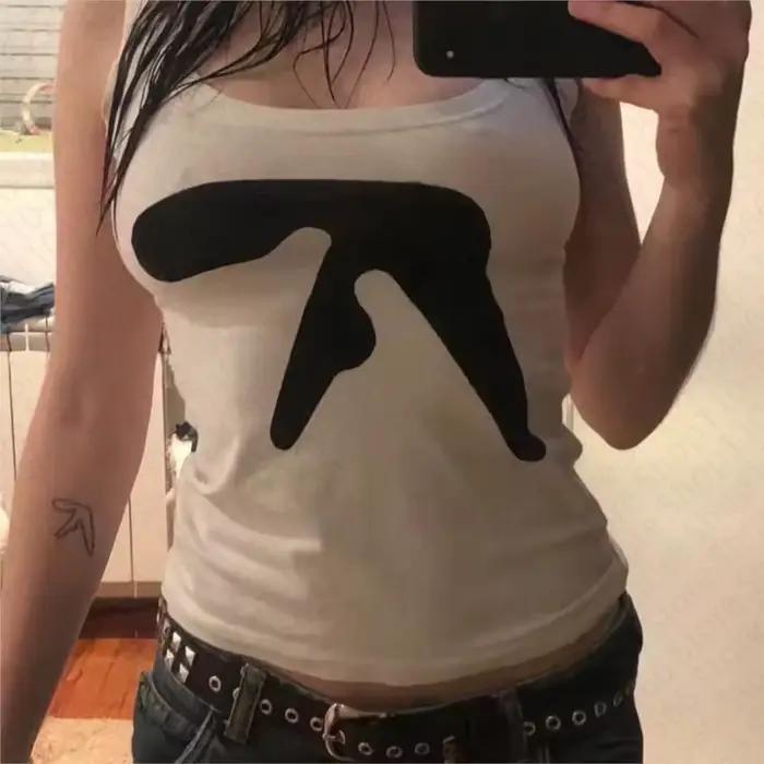 Femmes Kpop femmes T-shirts 2024 Anime fille T-shirt Emo gothique japonais Y2k hauts vêtements esthétiques haut court Goth Kawaii femme