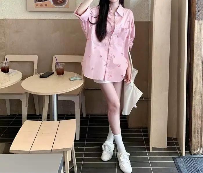 Chemisier de protection solaire printemps-été rose à imprimé nœud