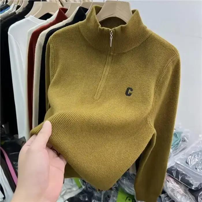 Pull brodé en tricot rouge pour femme