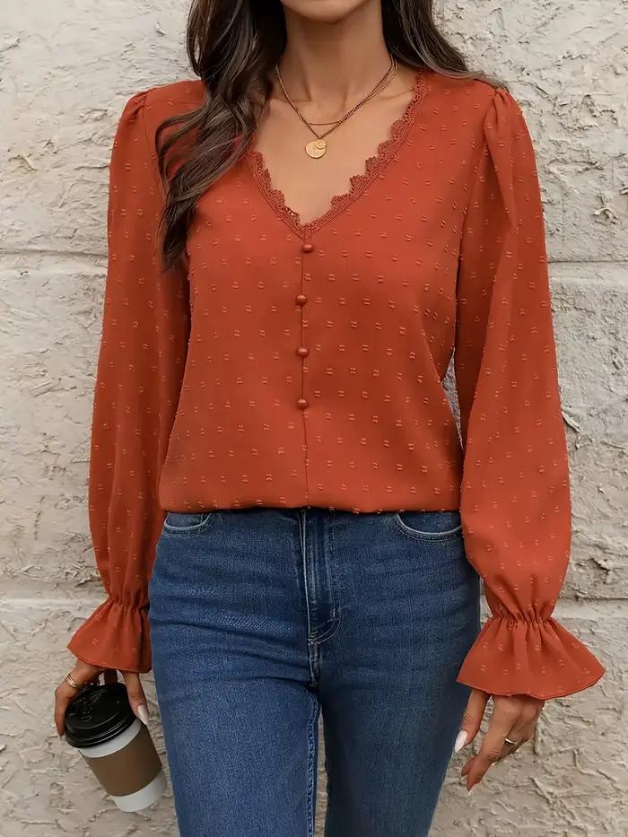 Chemisier à manches cloche et col en V pour femme avec bordure en dentelle et boutons