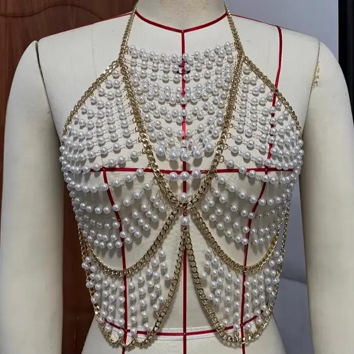 Chaîne en métal doré de luxe