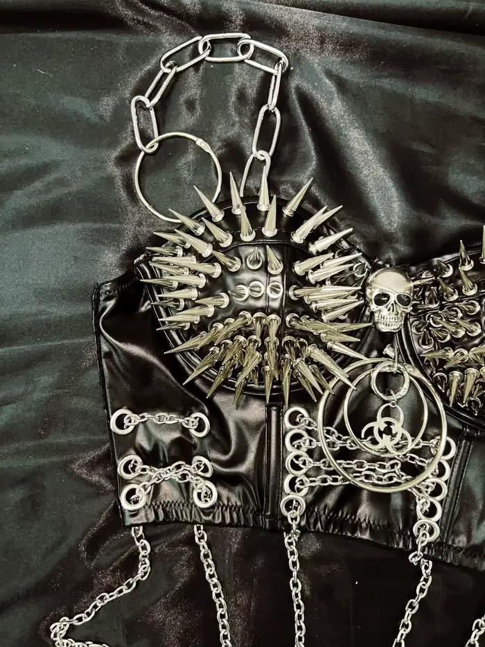 Vêtements gothiques vintage