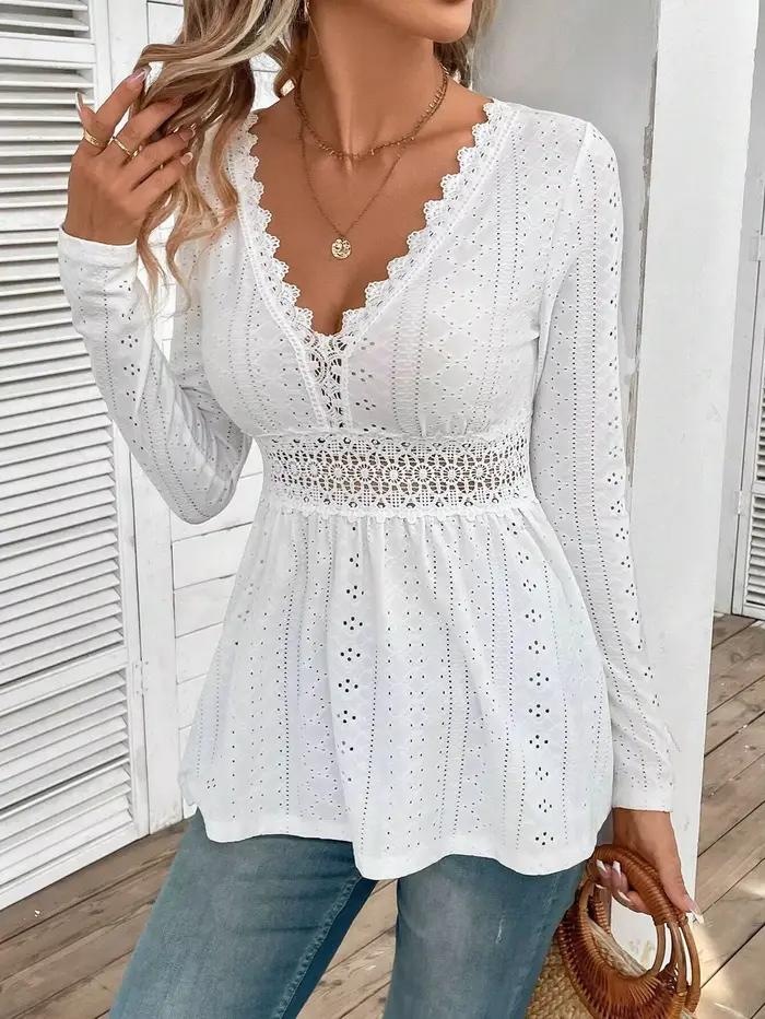 Vêtements pour femmes, haut en dentelle à œillets blancs