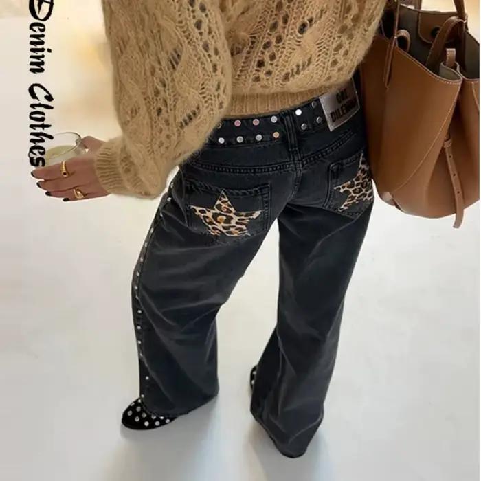 Jean taille haute à jambes larges avec patchs étoiles Y2K