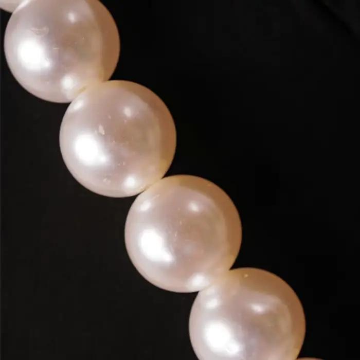 Haut court perlé chic pour femme
