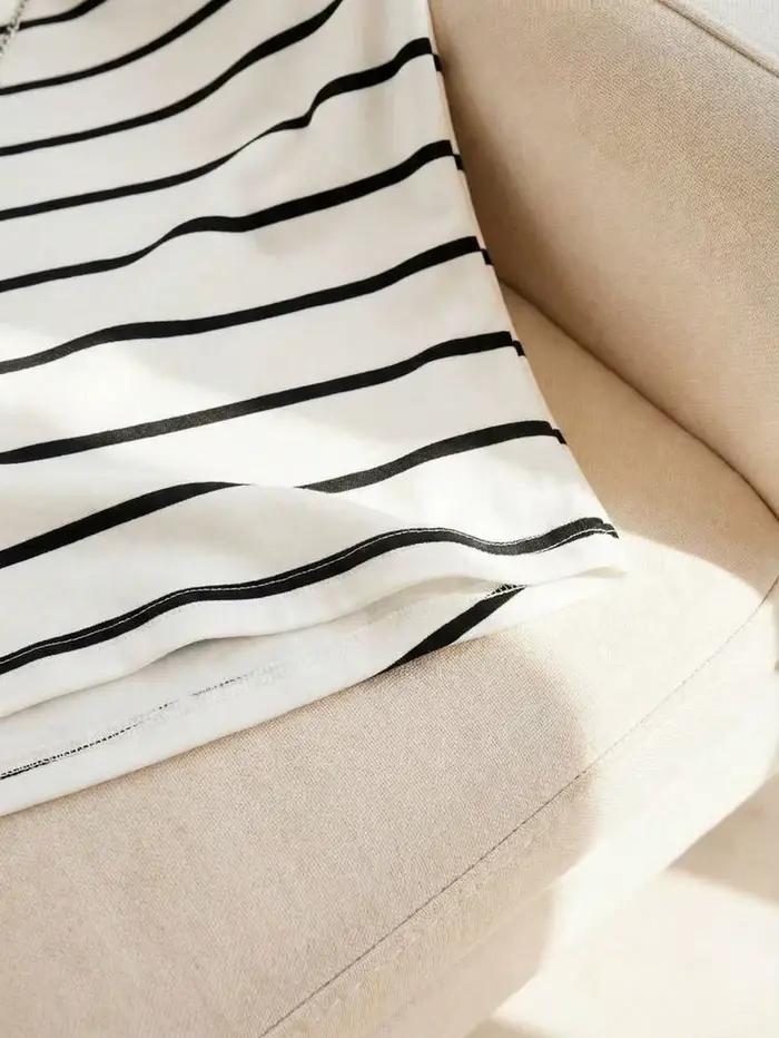 Haut asymétrique à rayures horizontales noires et blanches