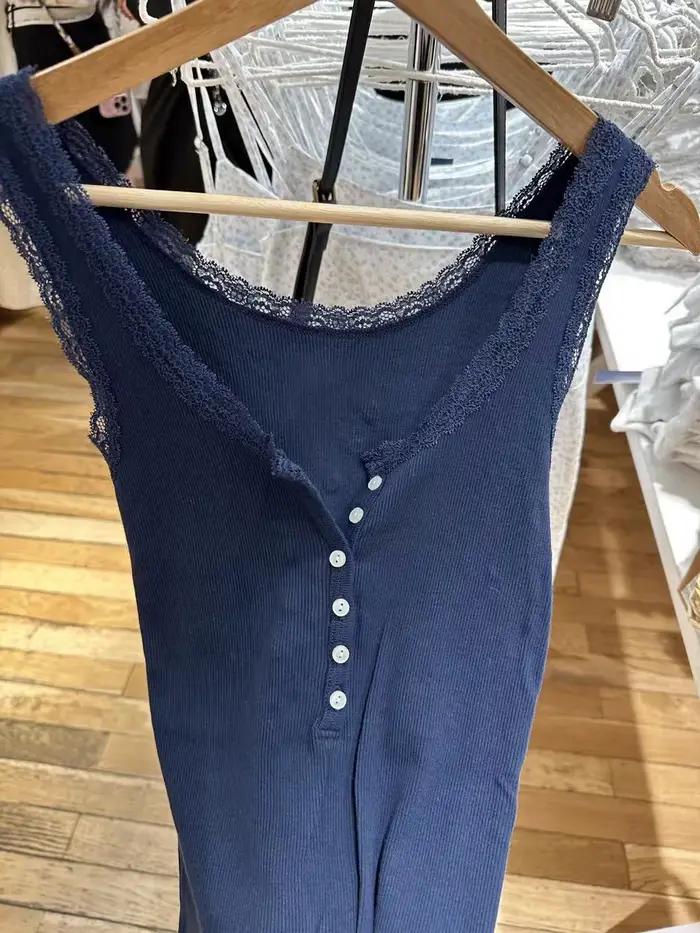 Haut de lit en dentelle pour femme garniture solide bouton de printemps col en U camisole mince en fibre coton précieux style Y2K vintage occassions spéciales polyvalent