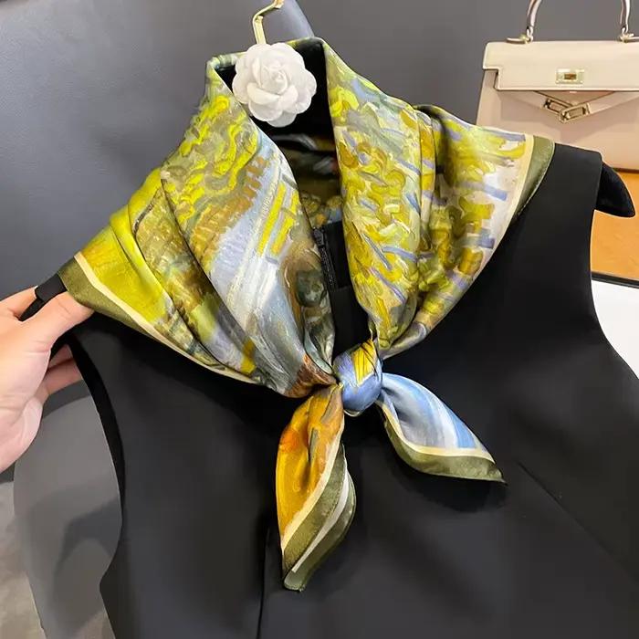 Élégant foulard carré 100 % pure soie pour femme