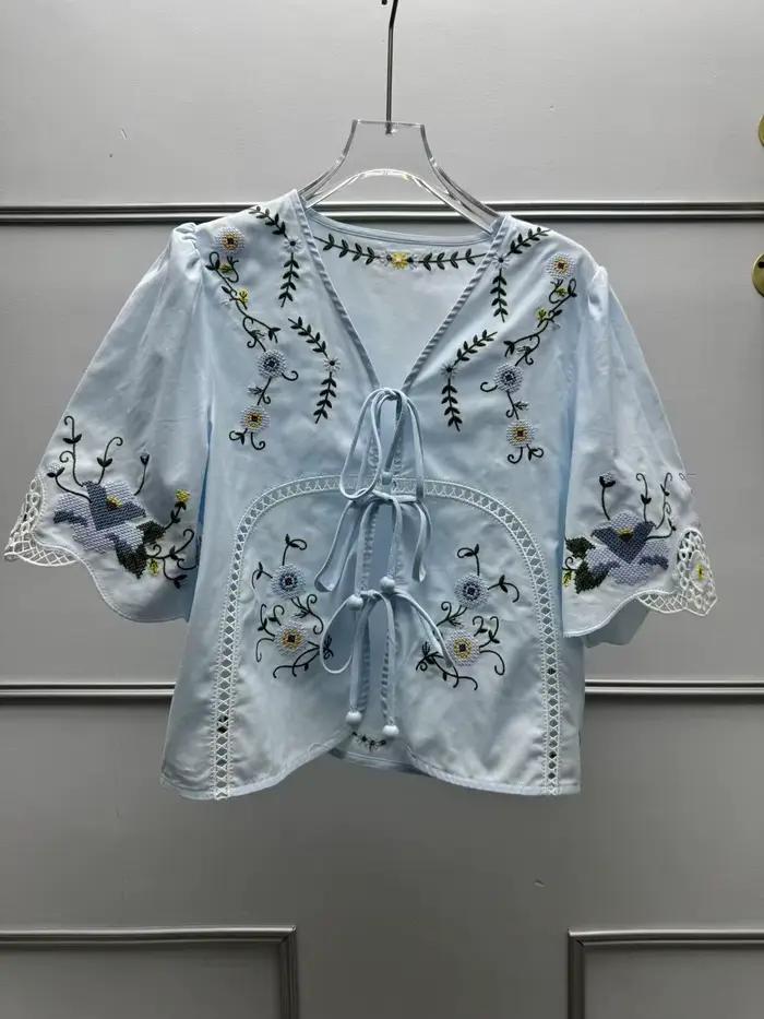 Chemisier Femme Bleu Brodé de Fleurs