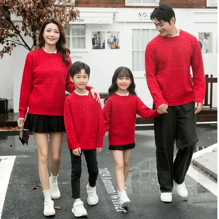 Pull de Noël en tricot rouge pour toute la famille