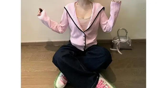 Cardigan en tricot torsadé rose marine pour femme, collection automne-hiver 2026, court, doux et soyeux, haut de gamme, super élégant