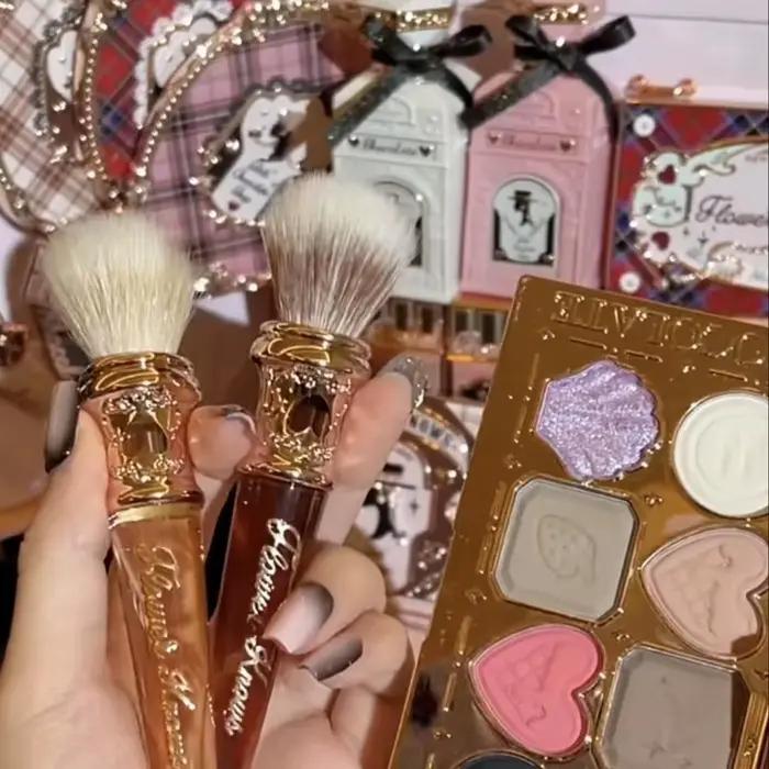 Pinceau de contour Flower Knows Brusher Moonlight Mermaid Blush