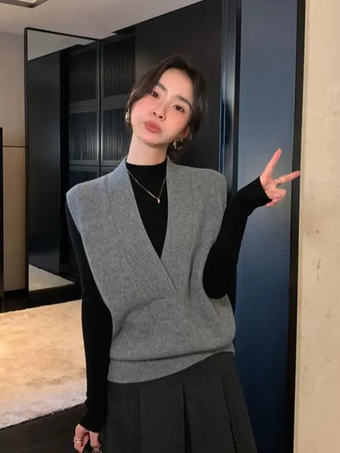 Pull noir Preppy pour femmes, décontracté, col en V, sans manches, polyester acrylique, pour printemps été occasions spéciales