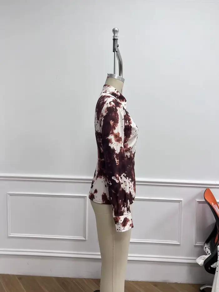 Chemisier en satin à manches longues pour femme avec imprimé vache et col boutonné