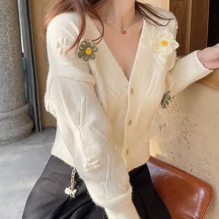 Cardigan court vert à fleurs pour femme