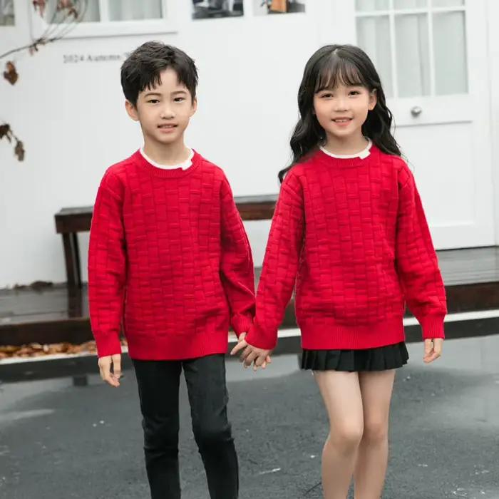 Pull de Noël en tricot rouge pour toute la famille