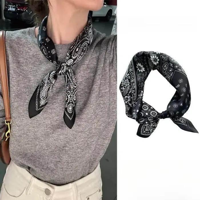Cou foulard en soie avec sensation haut de gamme