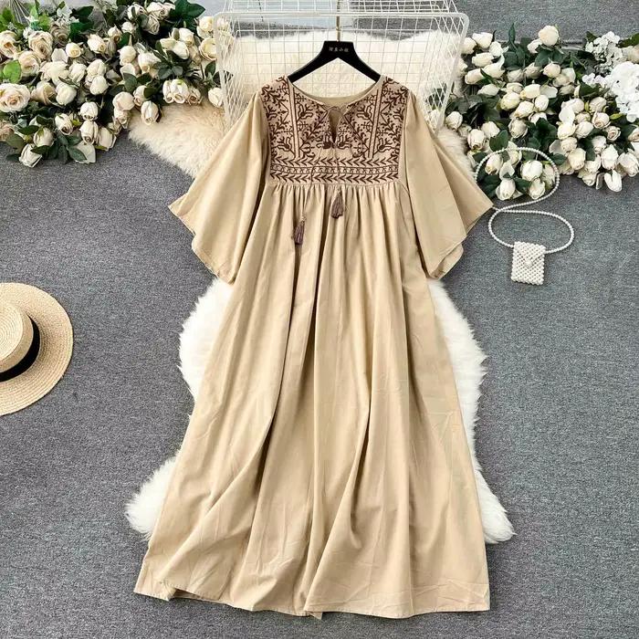 Robe brodée bohème pour femmes