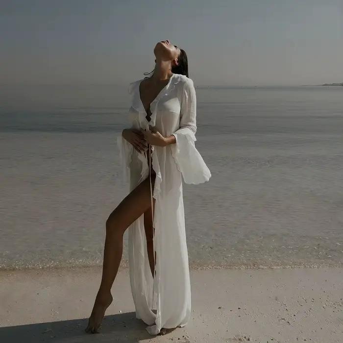 Sexy col en V à volants à manches longues noir blanc nouvelle tunique en mousseline de soie plage couvrir robe crème