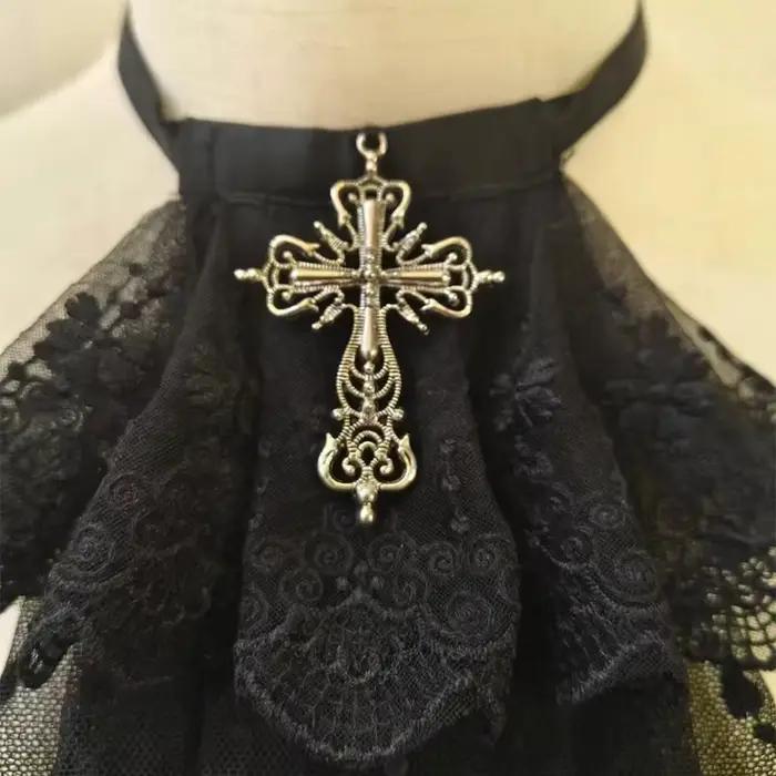 Collier Jabot en dentelle croisée élégant fait à la main