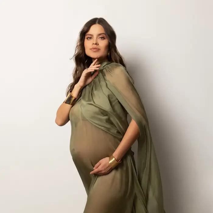 Robe de maternité à col montant et nœud