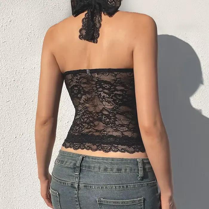 Hauts courts à col licou pour femmes