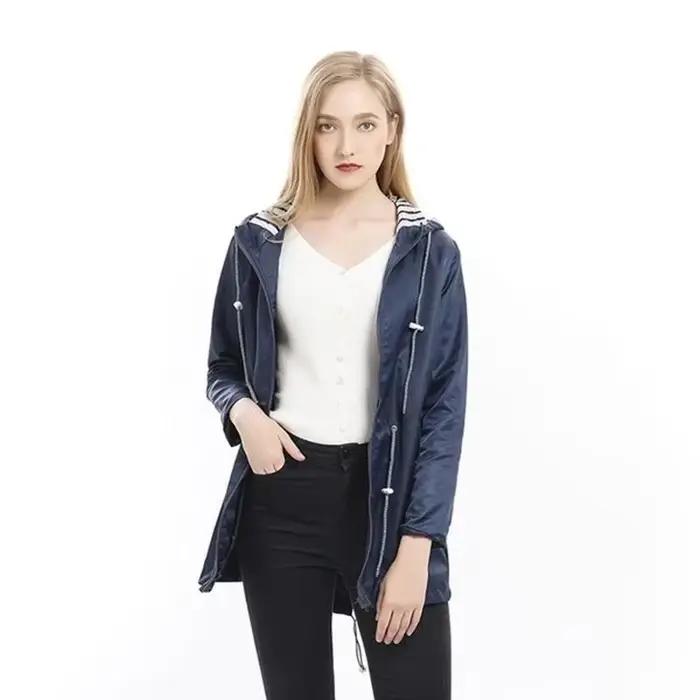 Trench léger et imperméable avec cordon de serrage pour femme