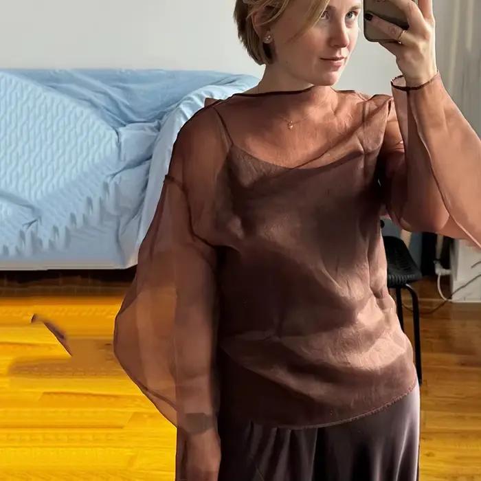 Chemisier en organza transparent élégant pour femme fourreau avec col haut et manches bouffantes pour bureau et occasions spéciales
