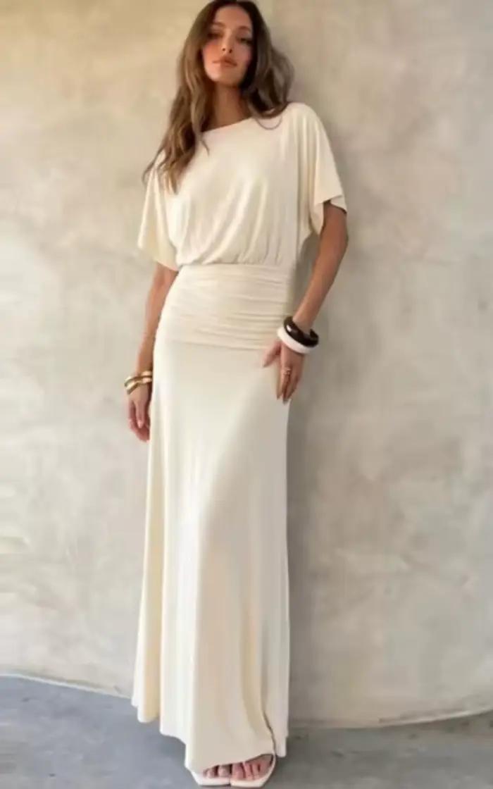 Robe longue drapée élégante pour femme