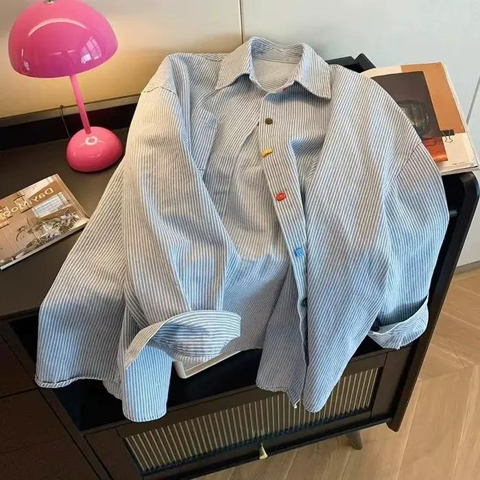 Chemise surdimensionnée rayée en jean vintage décontractée pour femmes printemps été tenue d'anniversaire style années 90