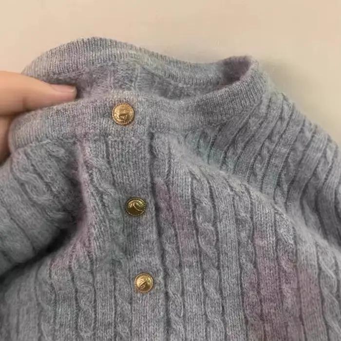 Cardigan ouvert en laine torsadée gris pour femme, style décontracté, avec petits boutons dorés, idéal pour l'automne et l'hiver