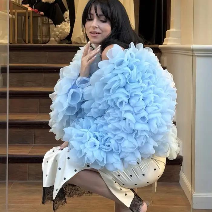 Veste florale spéciale bleu ciel pour femme